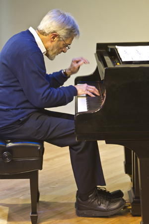 Louis Nagel plays piano